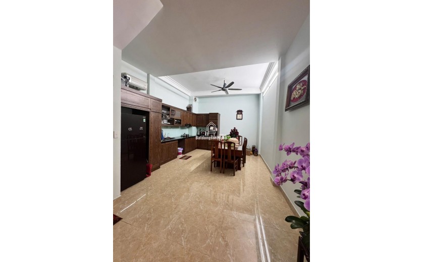 Bán nhà Trương Định Hoàng Mai 71 m 4 Tầng Gara ô Tô Giá Nhỉnh 10 Tỷ.