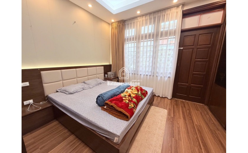 Bán Nhà Vũ Hữu - Ô Tô Tránh - Kinh Doanh Văn Phòng Chỉ 23 tỷ 5