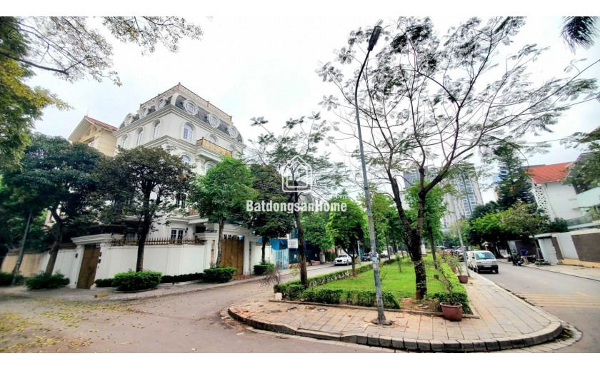 Biệt thự trung tâm bán đảo Linh Đàm gần hồ điều hòa, DT 254m2, 10 phòng ngủ, giá chỉ 6x tỷ
