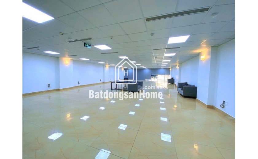 TÒA BUILDING MẶT PHỐ NGUYỄN KHÁNH TOÀN-HOÀNG QUỐC VIỆT, DT 251.5M2, QUY MÔ 7 TẦNG NỔI, TUM, HẦM. MẶT TIỀN 12M.