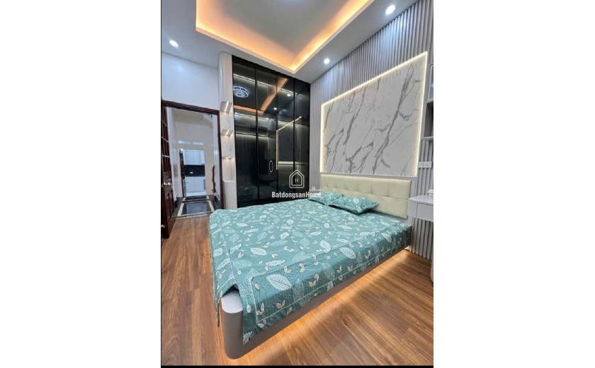 NHÀ ĐẸP PHỐ TÔN ĐỨC THẮNG-TRUNG TÂM ĐỐNG ĐA-CÁCH PHỐ 30M-NGÕ THÔNG -TẶNG NỘI THẤT XỊN