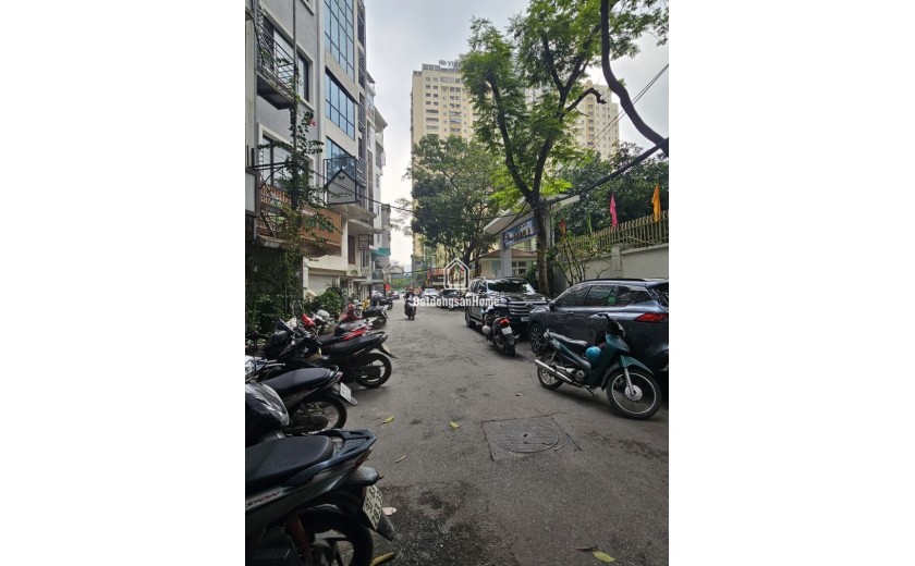 BÁN NHÀ PHỐ NGUYỄN CHÁNH, CẦU GIẤY, LÔ GÓC, ĐƯỜNG RỘNG, Ô TÔ TẢI QUAY ĐẦU TRƯỚC NHÀ, MẶT TIỀN RỘNG HƠN 5M, CÁCH PHỐ 30M.