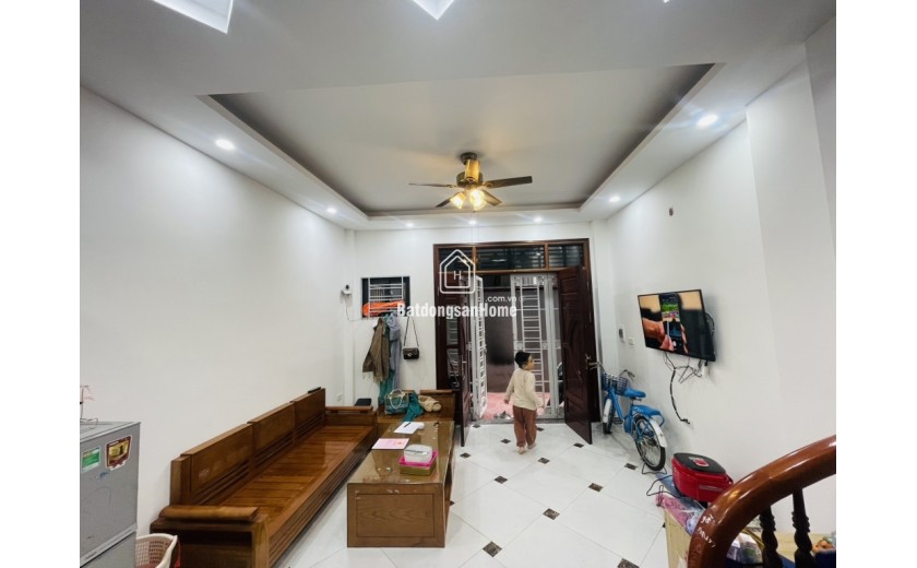 Nhà đẹp Xuân Phương 35.2m2-5 tầng, gần phố, Nội thất đẹp ở ngay, 5,5tỷ