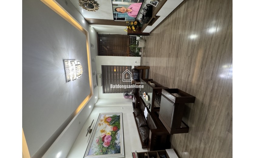Chỉ 12 Tỷ 9 Sở Hữu Nhà Phân Lô Hoàng Đạo Thành - Gần Phố Lớn