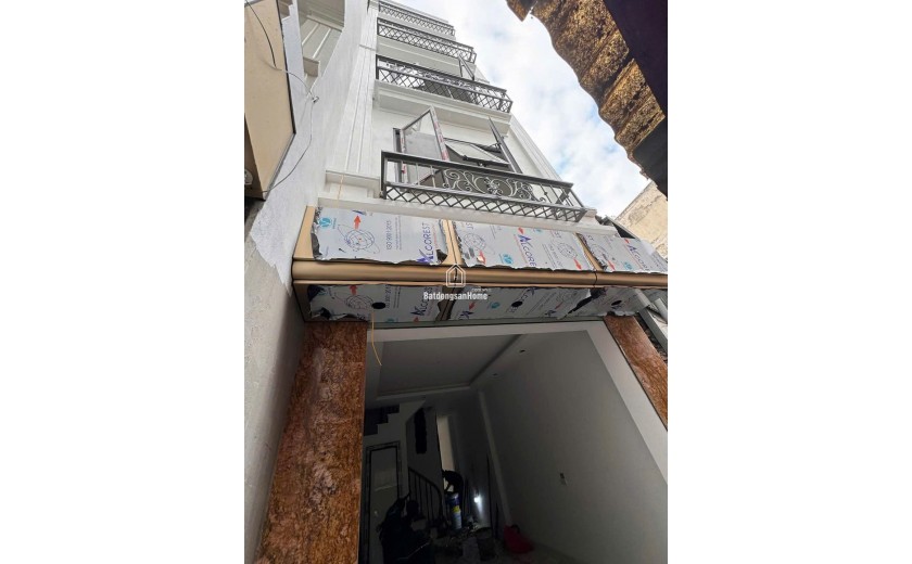 Bán gấp nhà thịnh liệt gần đường ủy ban quận 50m2 x 6 tầng thang máy 9.3 tỷ