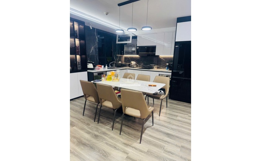Siêu phẩm 3 ngủ 2 WC tòa Diamond Goldmark City DT 140m2  nội thất mới tinh 100% chưa ở