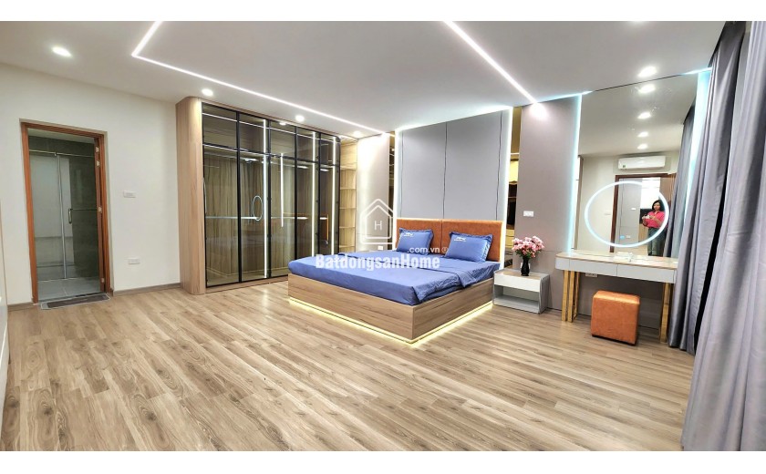 Căn hộ sky villa 3 ngủ 3 WC, dt 181m2, tòa 25T1 Trung Hòa, nội thất mới đẹp long lanh đẳng cấp 5 sao