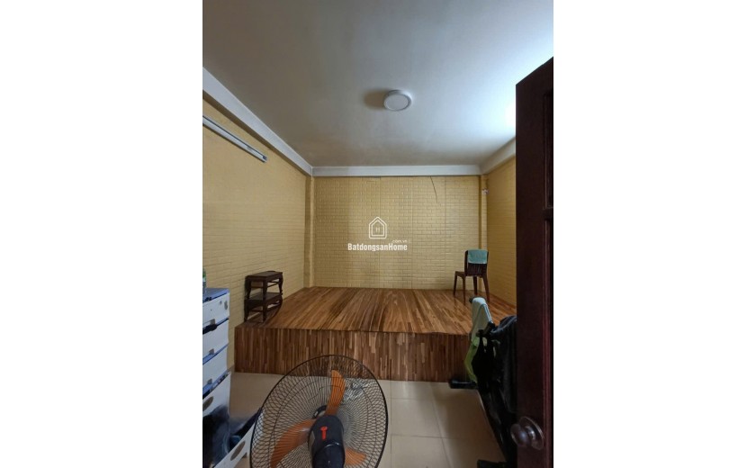Bán nhà mặt phố Hoàng Minh Đạo (4.1x15) 5 tầng phường 5 quận 8 giá chỉ 14.5 tỷ