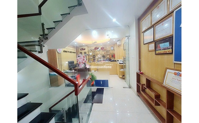 BÁN NHANH PHÂN LÔ CẦU GIẤY, ÔTÔ VÀO NHÀ, KINH DOANH ĐẮC ĐỊA, DT 54M2 GIÁ HƠN 15 TỶ