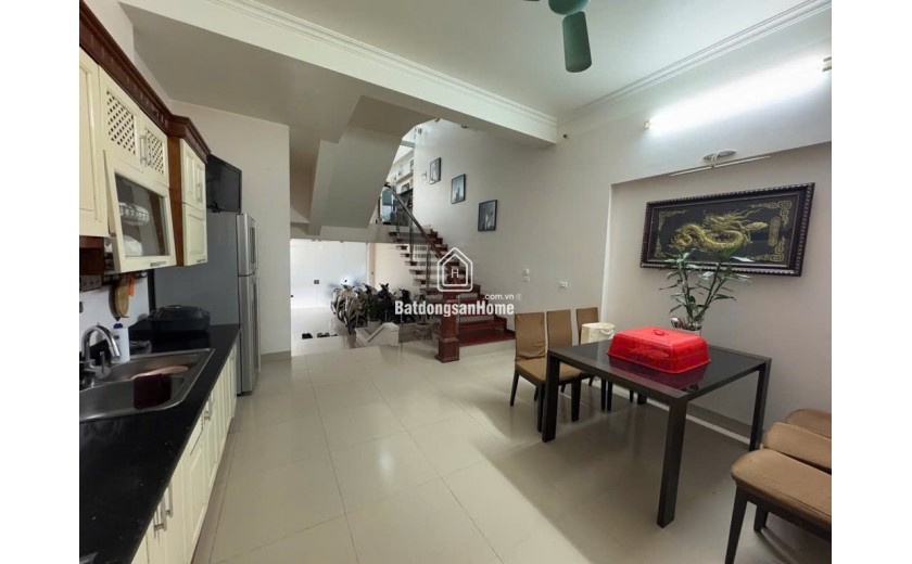 Nhà đẹp Triều Khúc 50m2, 4 tầng, ngõ rộng thoáng, gần chợ và trường học