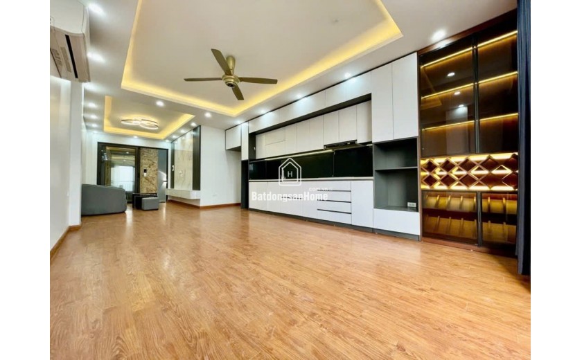 Nhà đẹp Triều Khúc 50m2, 4 tầng, ngõ rộng thoáng, gần chợ và trường học