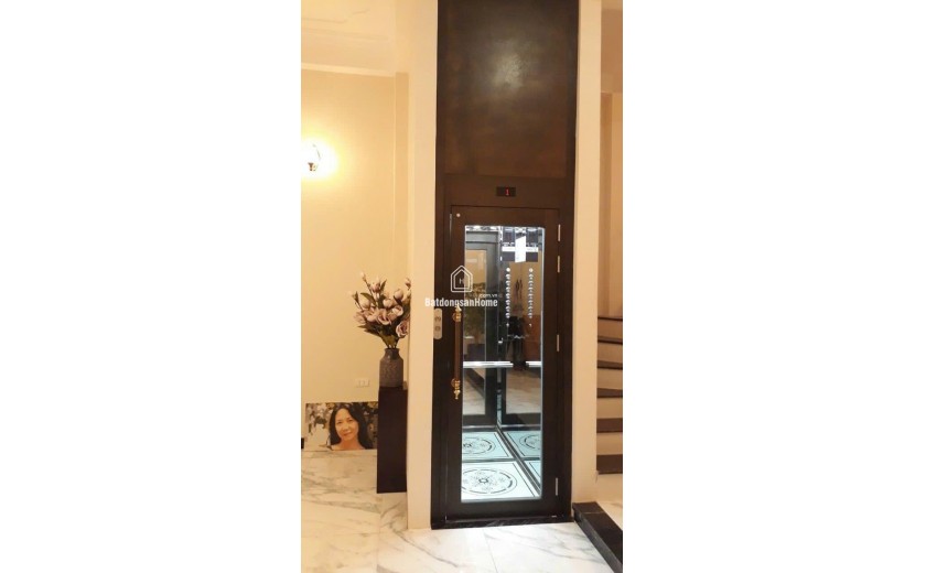 Cực hiếm - Hơn 10 tỷ - Nhà dân xây Ngô Gia Tự - 55m thang máy, ô tô đỗ cửa, vào nhà , mt 5m - Ngõ thông,