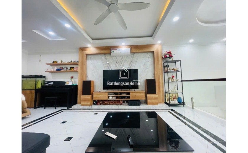 SIÊU PHẨM NHỈNH 8 TỶ - CỔ LINH 50M, MT 4,5M, MORNING QUA NHÀ, GẦN AEON