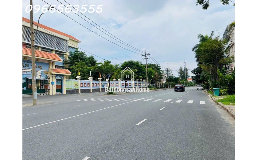 Bán toà nhà, căn góc khu phố nam thông 3, Phú Mỹ Hưng - dòng tiền 200tr
