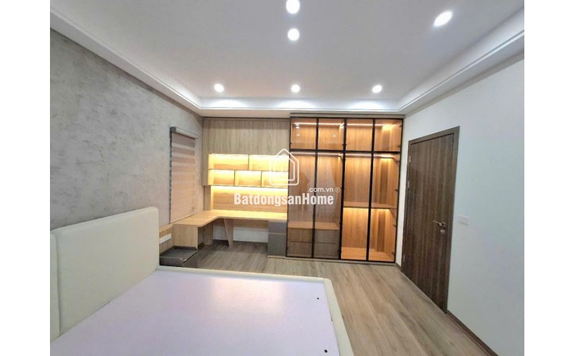 SIÊU PHẨM PHỐ TRẠM 85M, 6 TẦNG, THANG MÁY, GA RA Ô TÔ, LÔ GÓC - CHỈ HƠN 10 ĐỒNG