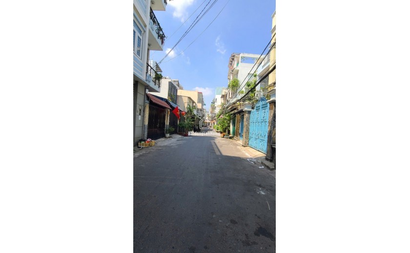 Bán Nhà Hẻm 6m Đường Hoàng Bật Đạt,Tân Bình, DT4x15m,3Tầng,4PN,3WC.