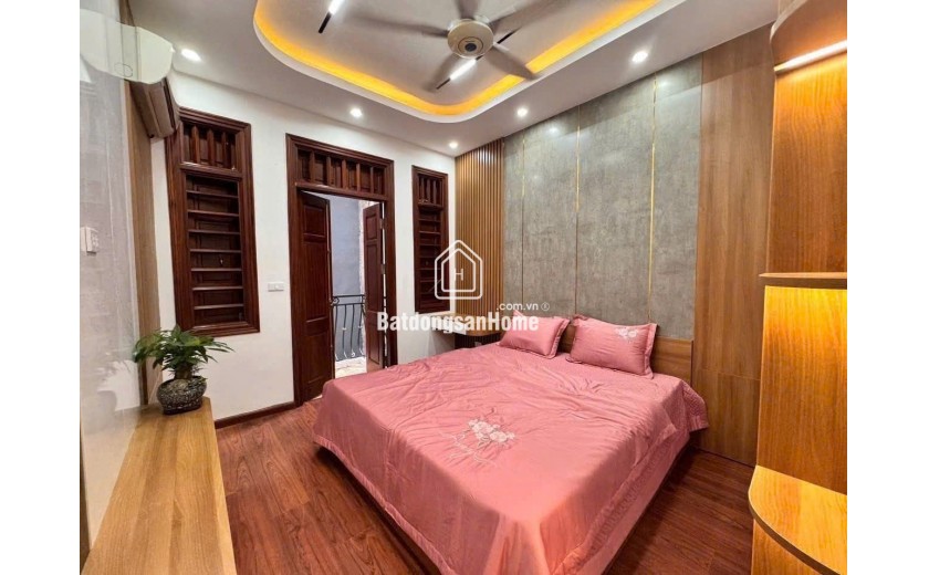 Nhà Đẹp Phố Quan Hoa Tặng Full Nội Thất DT 36m2 4 tầng mt 3.4m Giá 8.99 tỷ