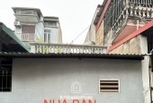 Bán đất tặng nhà C4 ngõ 26 Thượng Thanh, 50m x 4m oto tận cửa chỉnh nhỉnh 5 tỷ. LH 0936123469