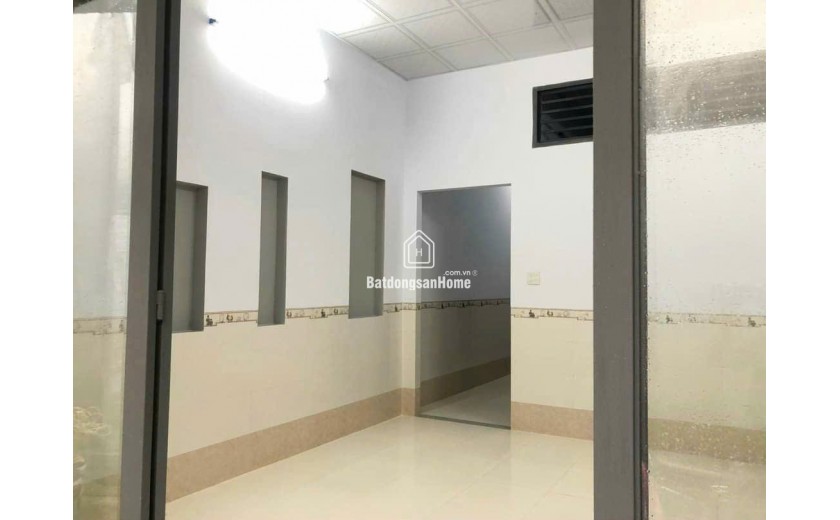 Nhà 3,5 triệu nhà rộng rãi cách hẻm số đỏ 500m