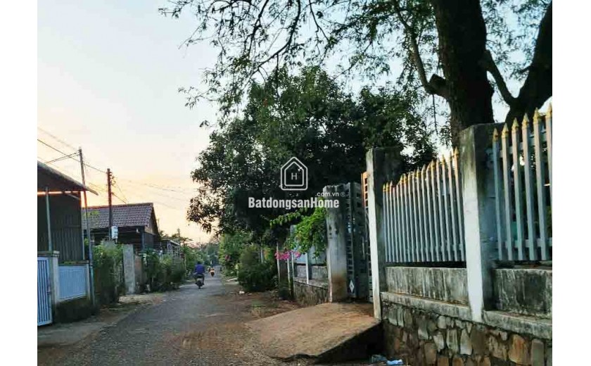BÁN LÔ ĐẤT ĐẸP – VỊ TRÍ VÀNG HẺM CÁCH QUỐC LỘ 14: 500m– ĐỐI DIỆN KCN HÒA PHÚ - 775 TRIỆU