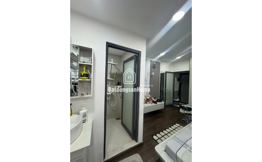 Bán nhà Âu Dương Lân Quận 8 dt 4x10.3m giá 4,5 tỷ ,nhà 2 tầng , hoàn công.