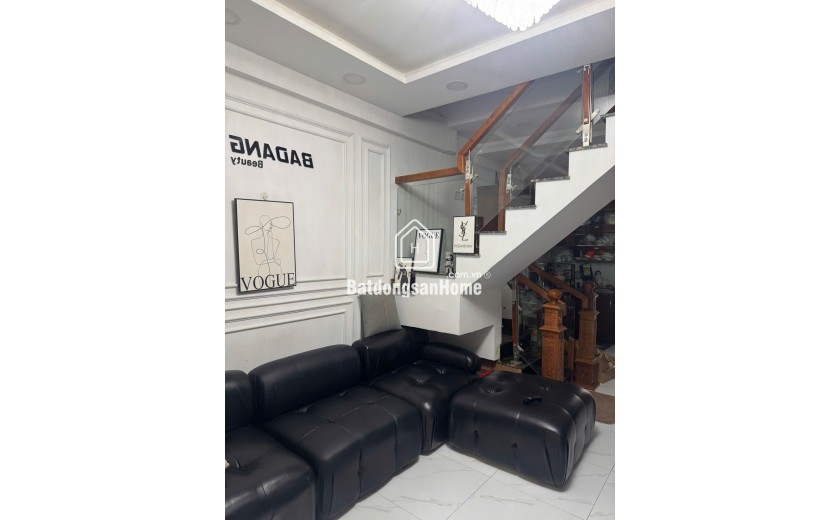 Bán nhà Âu Dương Lân Quận 8 dt 4x10.3m giá 4,5 tỷ ,nhà 2 tầng , hoàn công.