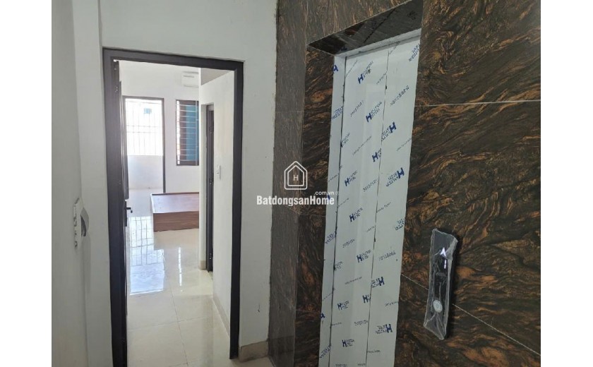 HƠN 5 TỶ-NHÀ YÊN XÁ-MỚI KOONG-7 TẦNG THANG MÁY-5 NGỦ-25TR/THÁNG