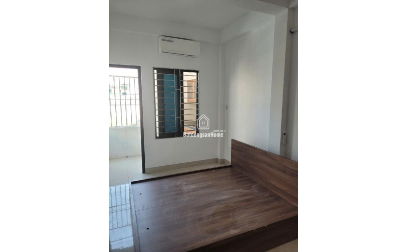 HƠN 5 TỶ-NHÀ YÊN XÁ-MỚI KOONG-7 TẦNG THANG MÁY-5 NGỦ-25TR/THÁNG