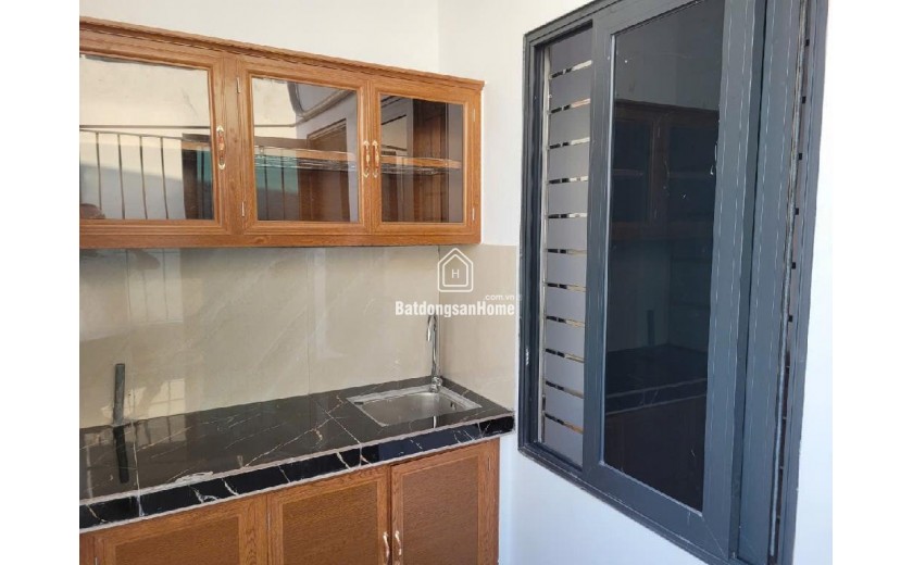 HƠN 5 TỶ-NHÀ YÊN XÁ-MỚI KOONG-7 TẦNG THANG MÁY-5 NGỦ-25TR/THÁNG