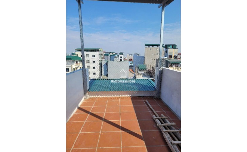 HƠN 5 TỶ-NHÀ YÊN XÁ-MỚI KOONG-7 TẦNG THANG MÁY-5 NGỦ-25TR/THÁNG