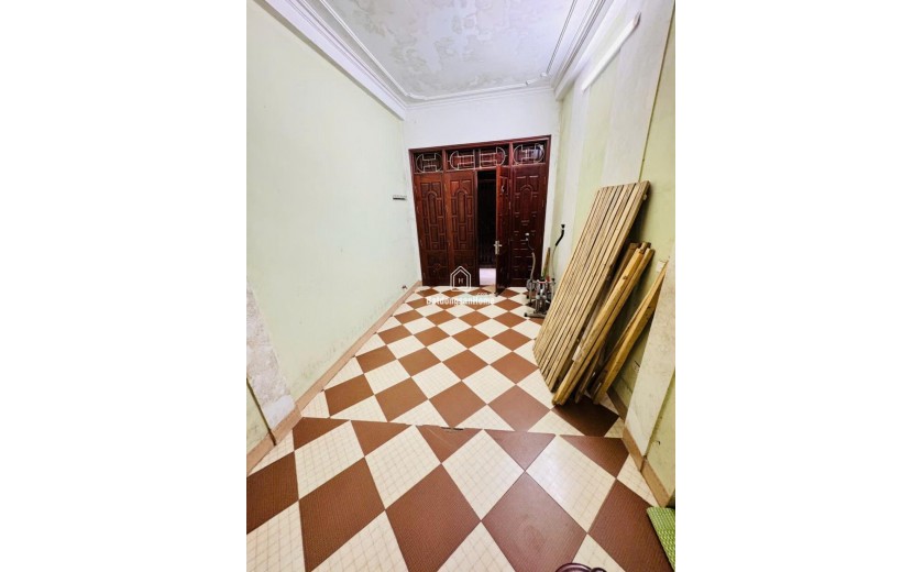 HƠN 5 TỶ-NHÀ 204 KIM GIANG-36M X 4 TẦNG; MT=10M; 2 THOÁNG-4 NGỦ Ở NGAY