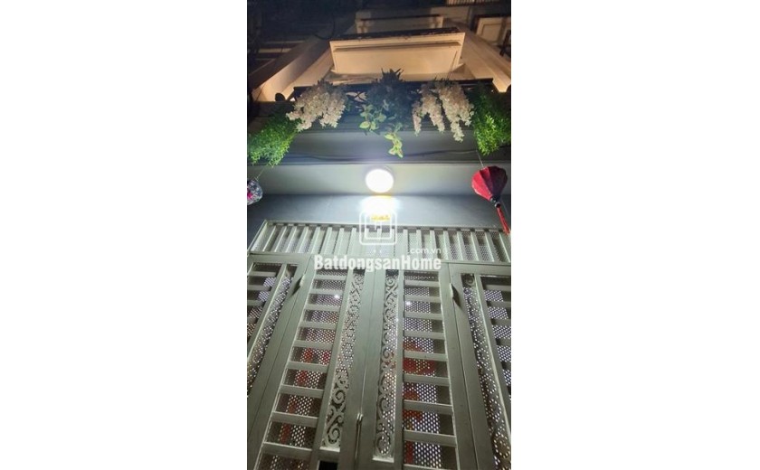 BÁN NHÀ 300 NGUYỄN XIỂN-TRIỀU KHÚC-5 TẦNG-Ô TÔ-2 THOÁNG-GIÁ 6.56 TỶ