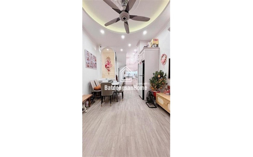 BÁN NHÀ 300 NGUYỄN XIỂN-TRIỀU KHÚC-5 TẦNG-Ô TÔ-2 THOÁNG-GIÁ 6.56 TỶ