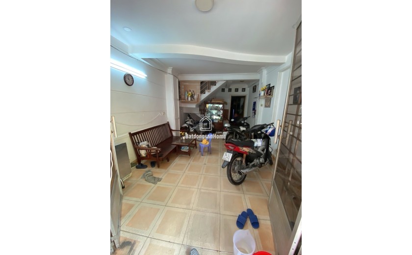 CẦN TIỀN BÁN GẤP NHÀ HXH NGUYỄN THỊ TẦN, P2 Q8, Dt: 50m2( 4 X 12m) 3TẦNG, Chỉ 8.8 Tỷ