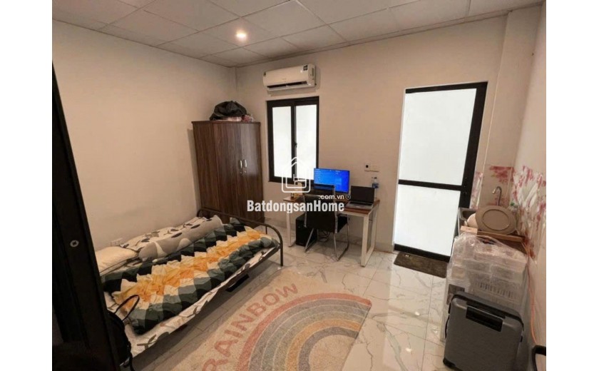 Nhà Dòng Tiền Gần Chợ Xanh – Khu Vực Đông Sinh Viên – Doanh Thu 40 Triệu/Tháng – 6 Tầng Full Phòng