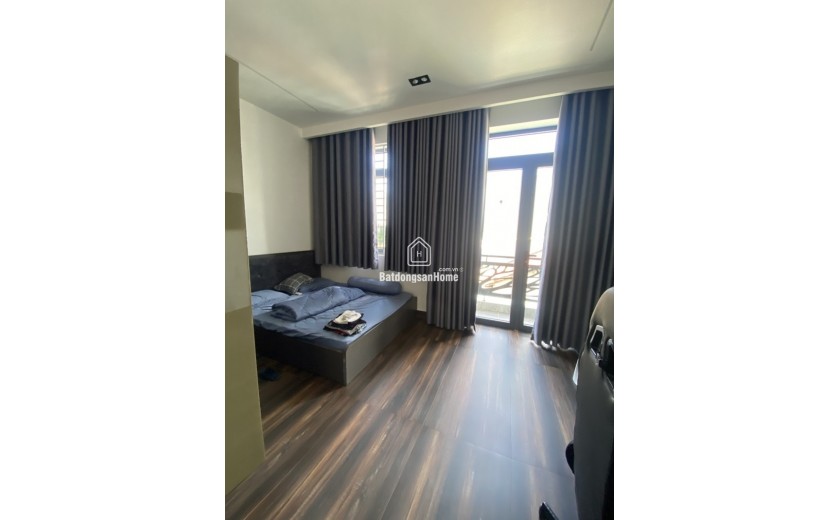 Bán nhà 80m², 5PN, 5WC, 4 tầng, Q.9, 7.4 tỷ, sổ hồng