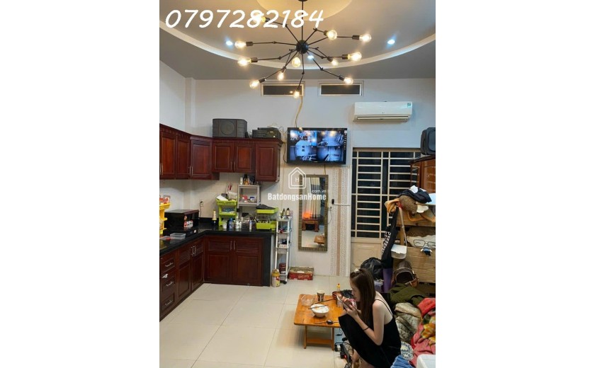 Bán nhà Đường Lã Xuân Oai,Lê Văn Việt Quận 9, giá 9,29 tỷ, diện tích 90 m2, ngang 5m, 4 tầng.