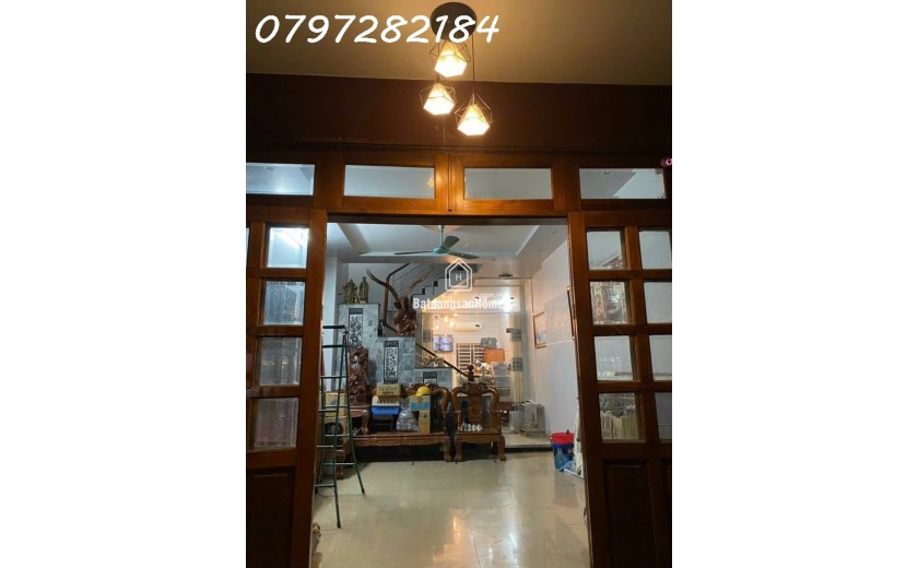 Bán nhà Đường Lã Xuân Oai,Lê Văn Việt Quận 9, giá 9,29 tỷ, diện tích 90 m2, ngang 5m, 4 tầng.