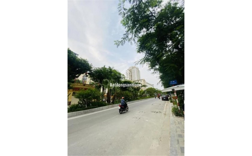 Bán nhà mặt phố Lạc Long Quân, Quận Tây Hồ, 150m2, Mặt tiền hơn 7m, giá chỉ 88 tỷ