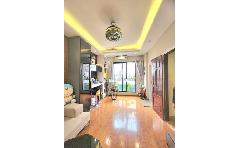 Bán nhà phân lô ô tô tránh phố Hào Nam 40m, 5 tầng mặt tiền 3,8m