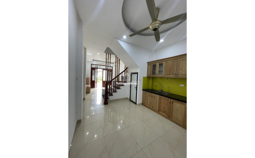 Hàng hot ! GIÁ RẺ ! Nhỉnh 4 tỷ có nhà 4 tầng đầy đủ nội thất, giáp dịch vụ 25,2 ha
