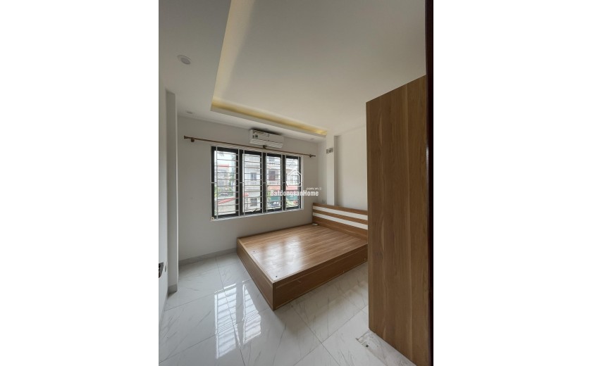 Hàng hot ! GIÁ RẺ ! Nhỉnh 4 tỷ có nhà 4 tầng đầy đủ nội thất, giáp dịch vụ 25,2 ha