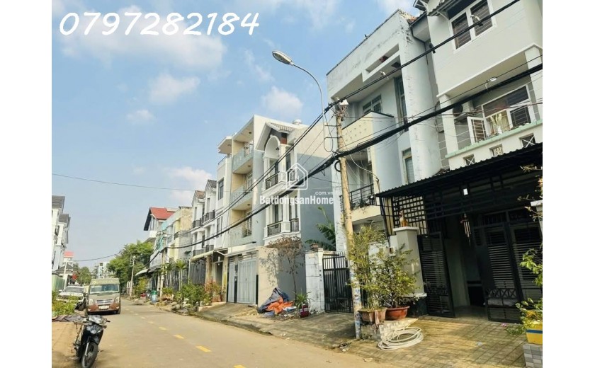 Bán nhà riêng tại Đường 385, Tăng Nhơn Phú A, Quận 9, Hồ Chí Minh, 140 m² chỉ với 76tr /m².