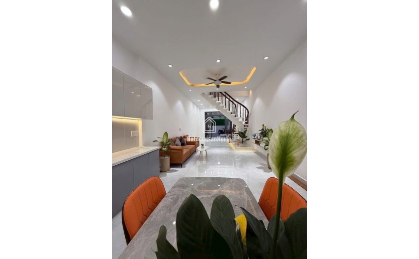 Bán nhà 92m², 2 tầng, 3PN, Q.9, 5.6 tỷ, sổ hồng