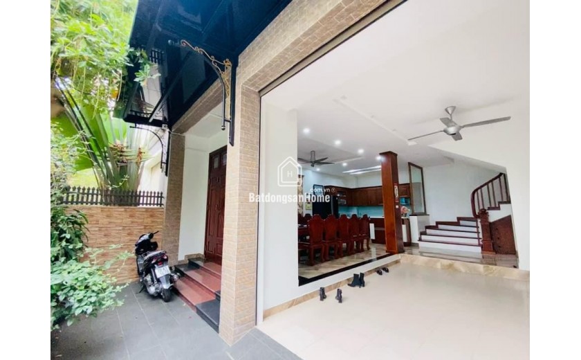 Bán nhà  phân lô Lạc Long Quân thang máy - kinh doanh –văn phòng 96 M 6tầng 27.2 tỷ
