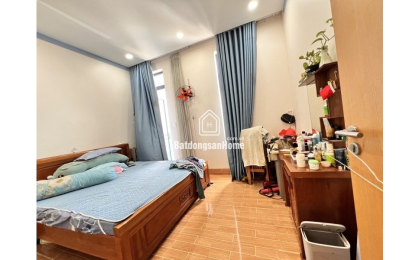 Bán nhà 60m², 4PN, 3WC, Linh Xuân, Thủ Đức, 5.2 tỷ, sổ hồng