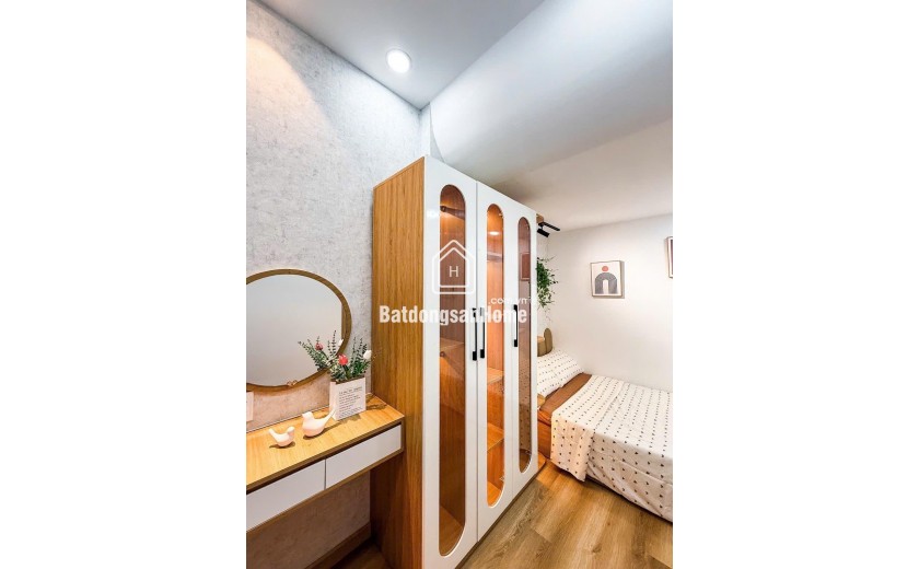 Bán nhà đẹp Phan Xích Long, Phú Nhuận, 3 tầng x 3PN, FULL NỘI THẤT - CHỈ 4 TỶ nhỉnh