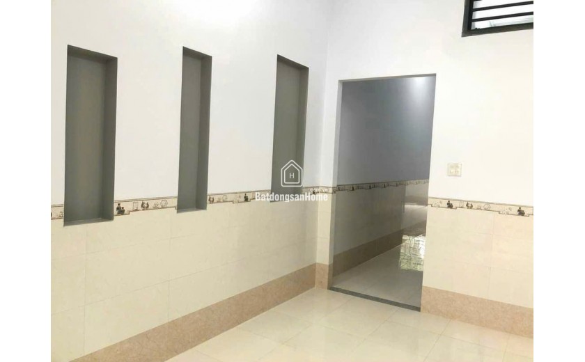 Nhà 3,5 triệu nhà rộng rãi cách hẻm số đỏ 500m