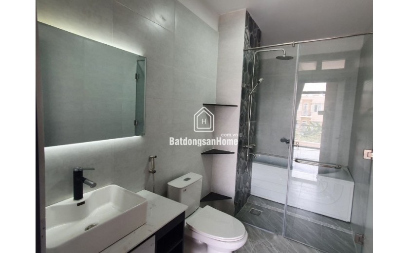 Bán nhà mặt phố Võ Văn Hát, Q.9, 60m², 4 tầng, 6.1 tỷ, sổ hồng