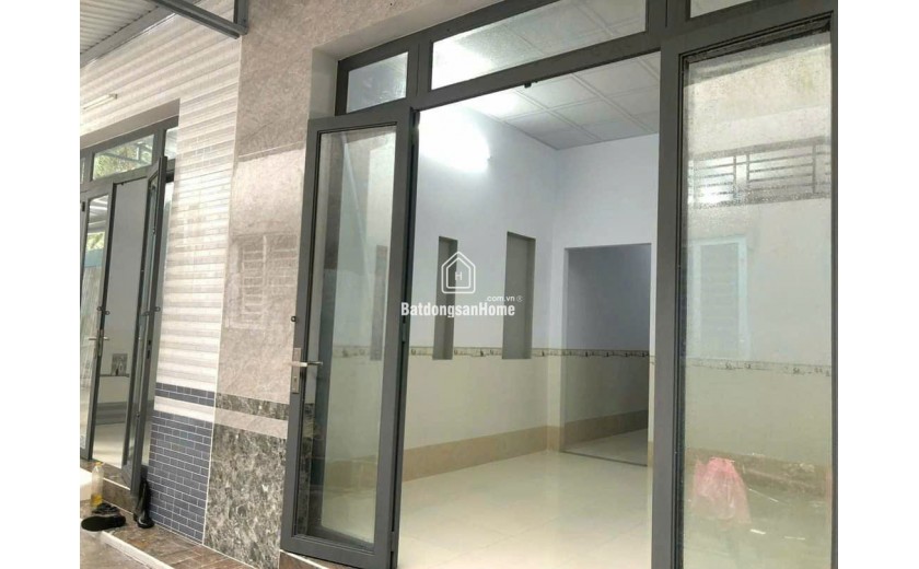 Nhà 3,5 triệu nhà rộng rãi cách hẻm số đỏ 500m